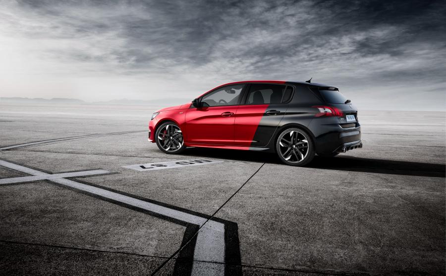  Peugeot 308 GTi 2015 года  (фото 24 из 65)